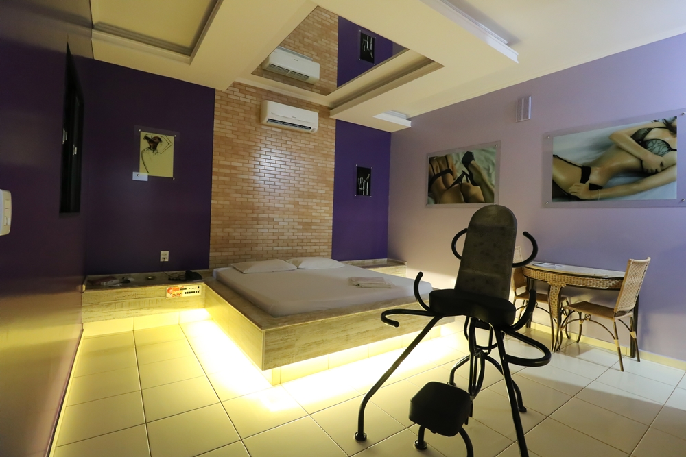 Foto da Requinte no Motel Psiu com Serviço de quarto — suíte temática em Catanduva