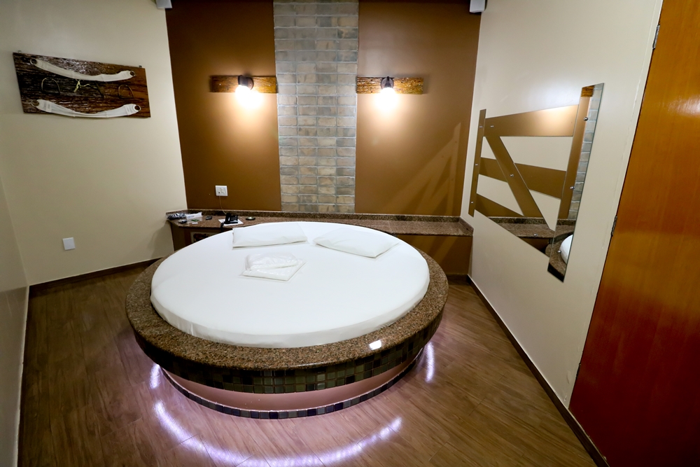 Foto da Monte Carlo no Motel Psiu com Serviço de quarto — suíte temática em Catanduva